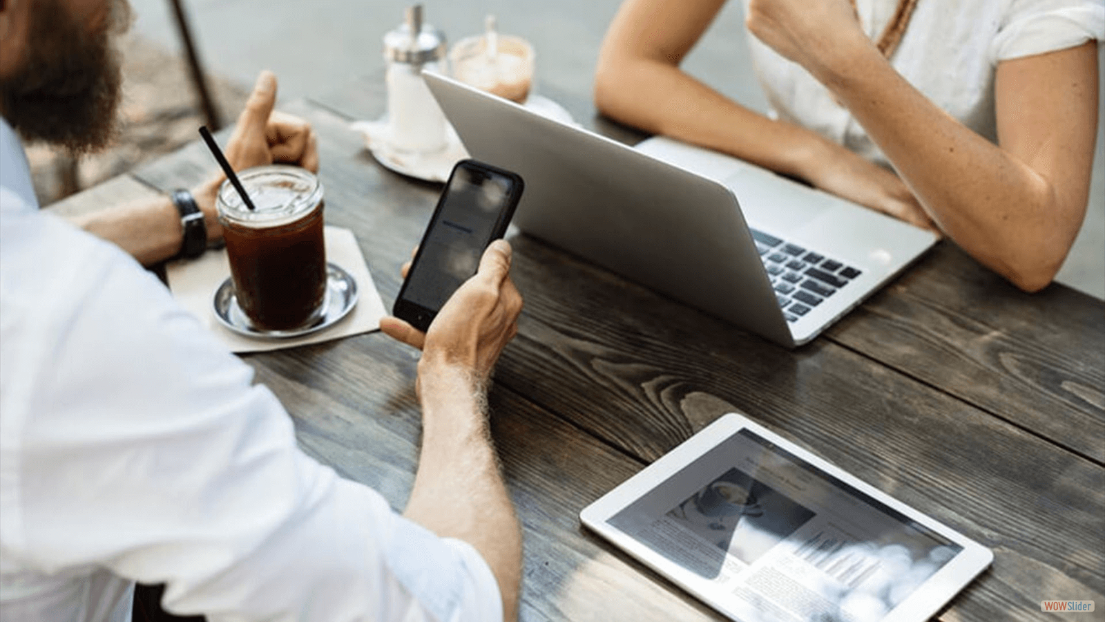 Making Insurance Simple and Easy DesktopSlide1